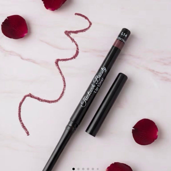 Long-Lasting Pigmented Lip Liner Pencil